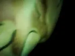 La madre sapendo che suo figlio la donne sexy vogliose sta spiando, ha tradito, dando a suo figlio un lavoro di mano