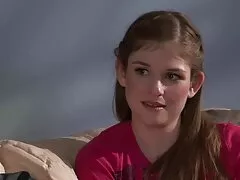 - teen cornea convince stepdad per il suo cazzo video sexy massaggio